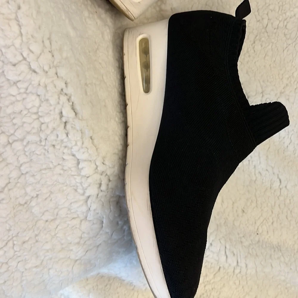 EUC DKNY slip on wedge sneaker shoes